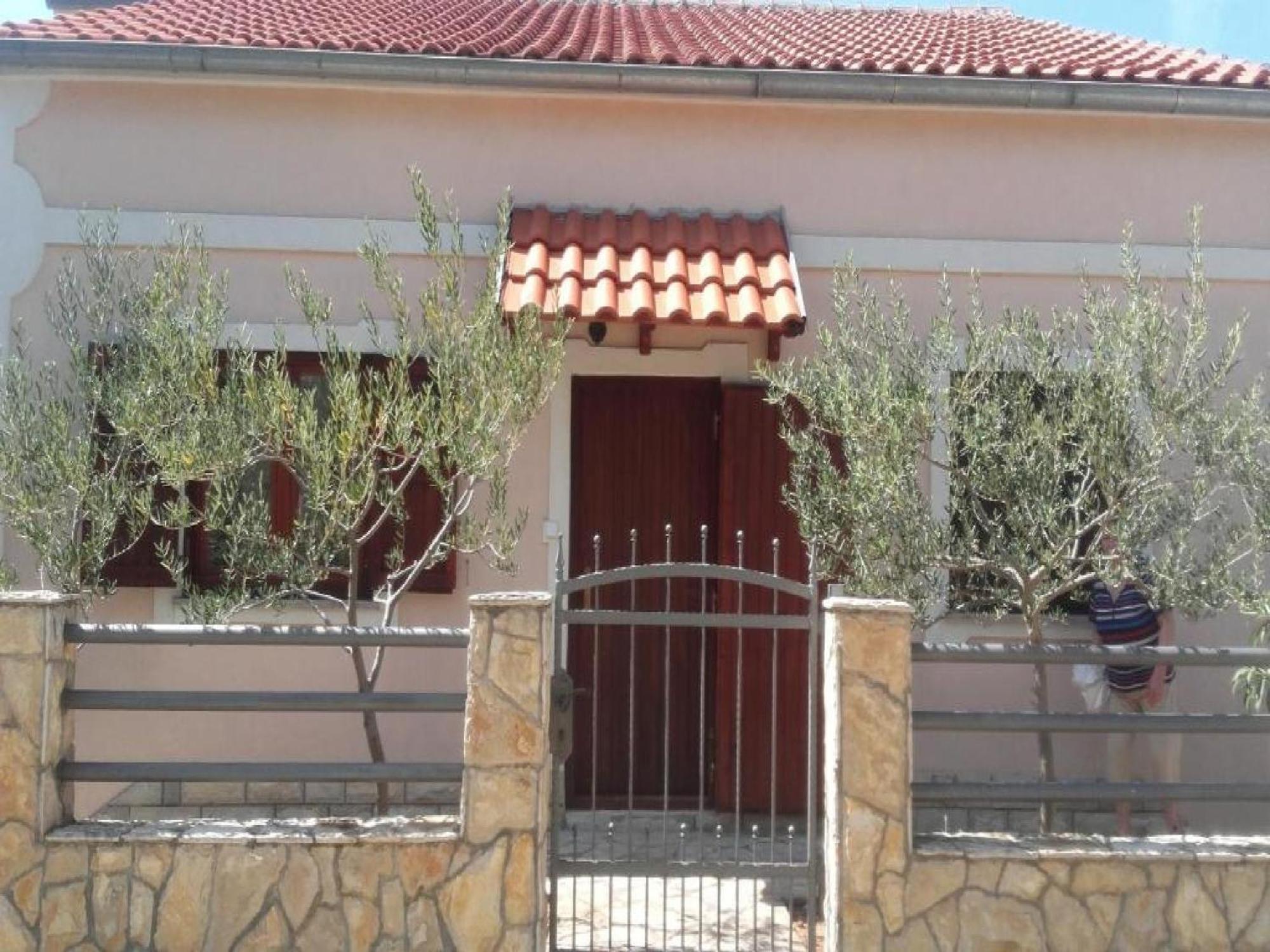 Apartments Smilje I Maslina Gornji Karin Cameră foto